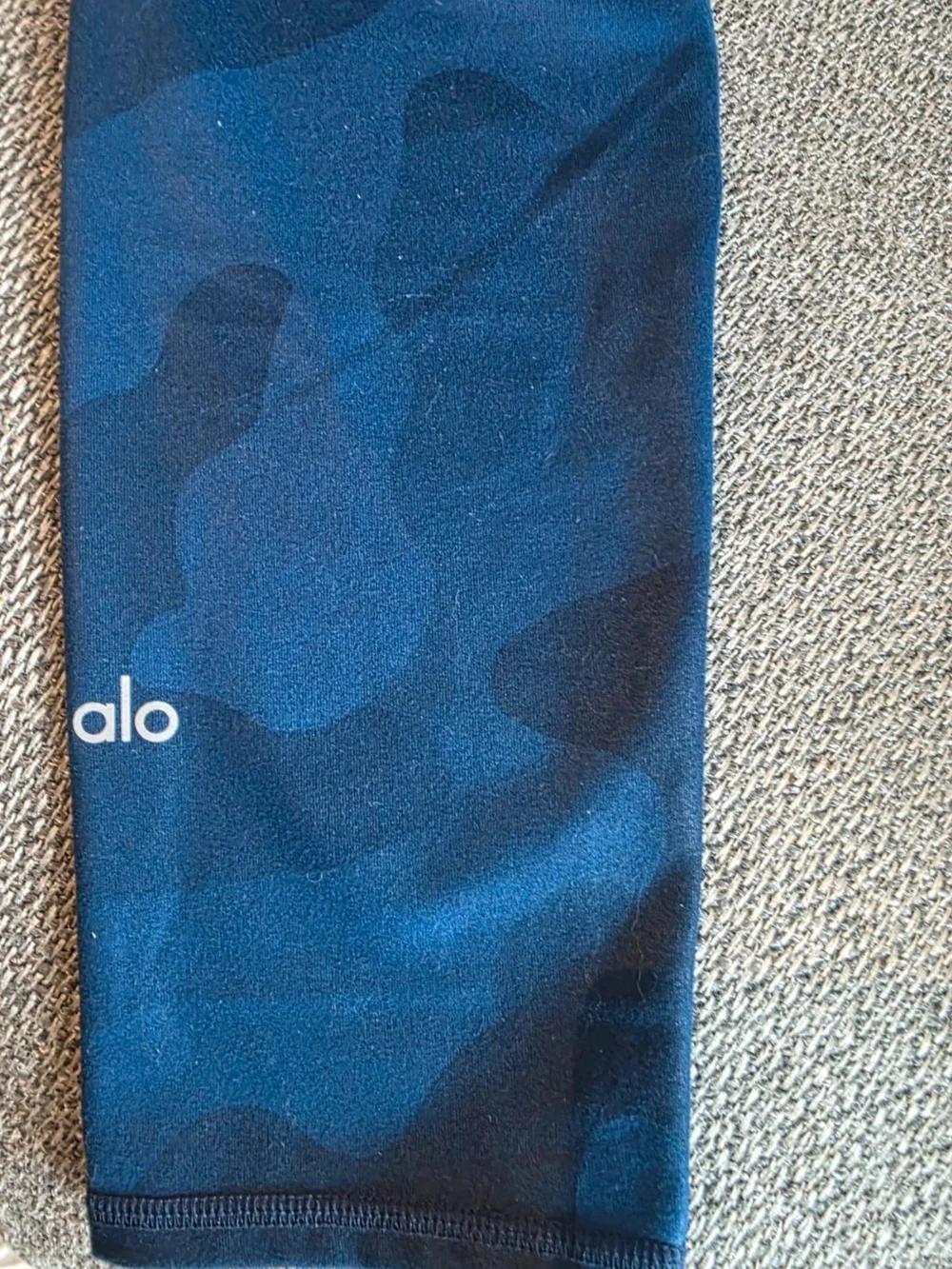 ALO Camo Airbrush Crop Leggings